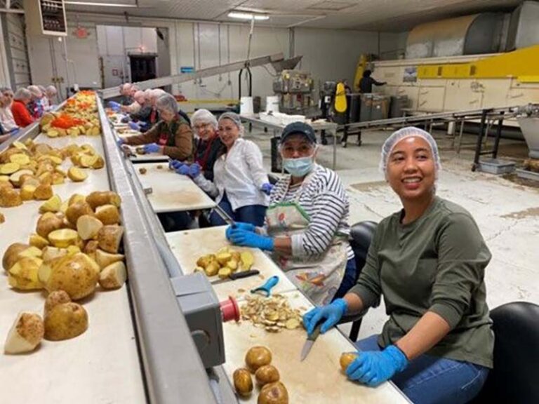 A photo of Ria and Xe employees during their Day of Caring