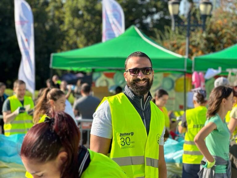 An image of Euronet's employees in Bulgaria participating in the Caps for the Future charity event